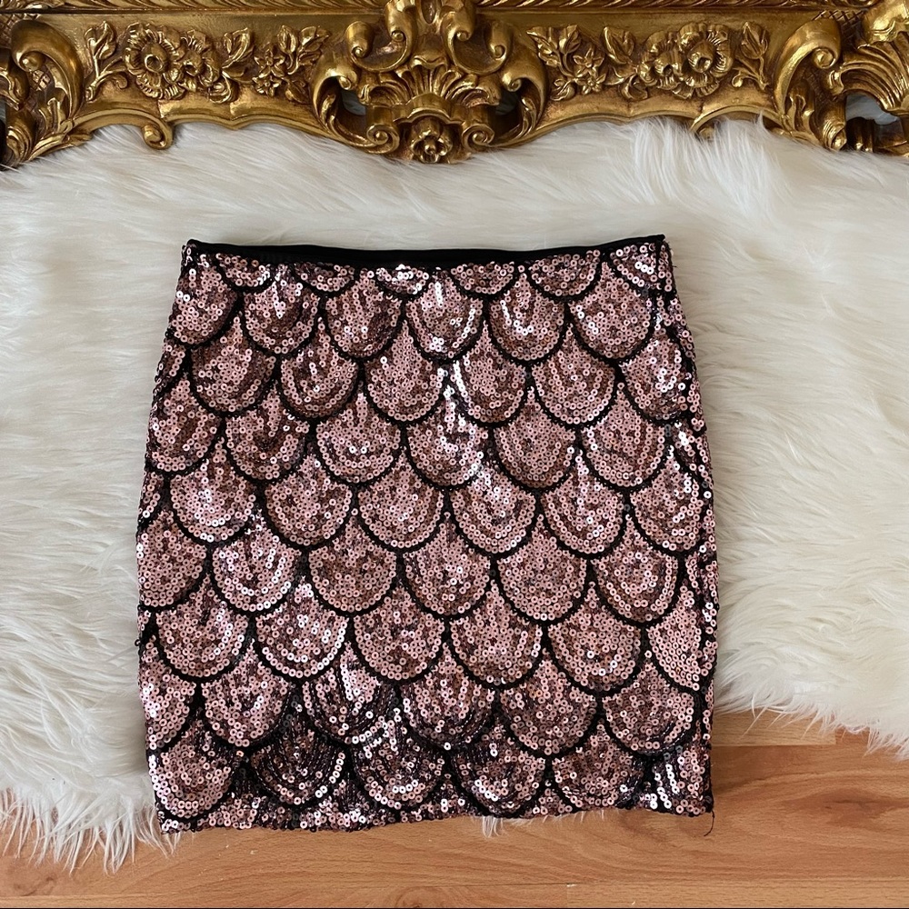 Lily Rose Sequin Scalloped Design Mini Skirt - Picture 1 of 6